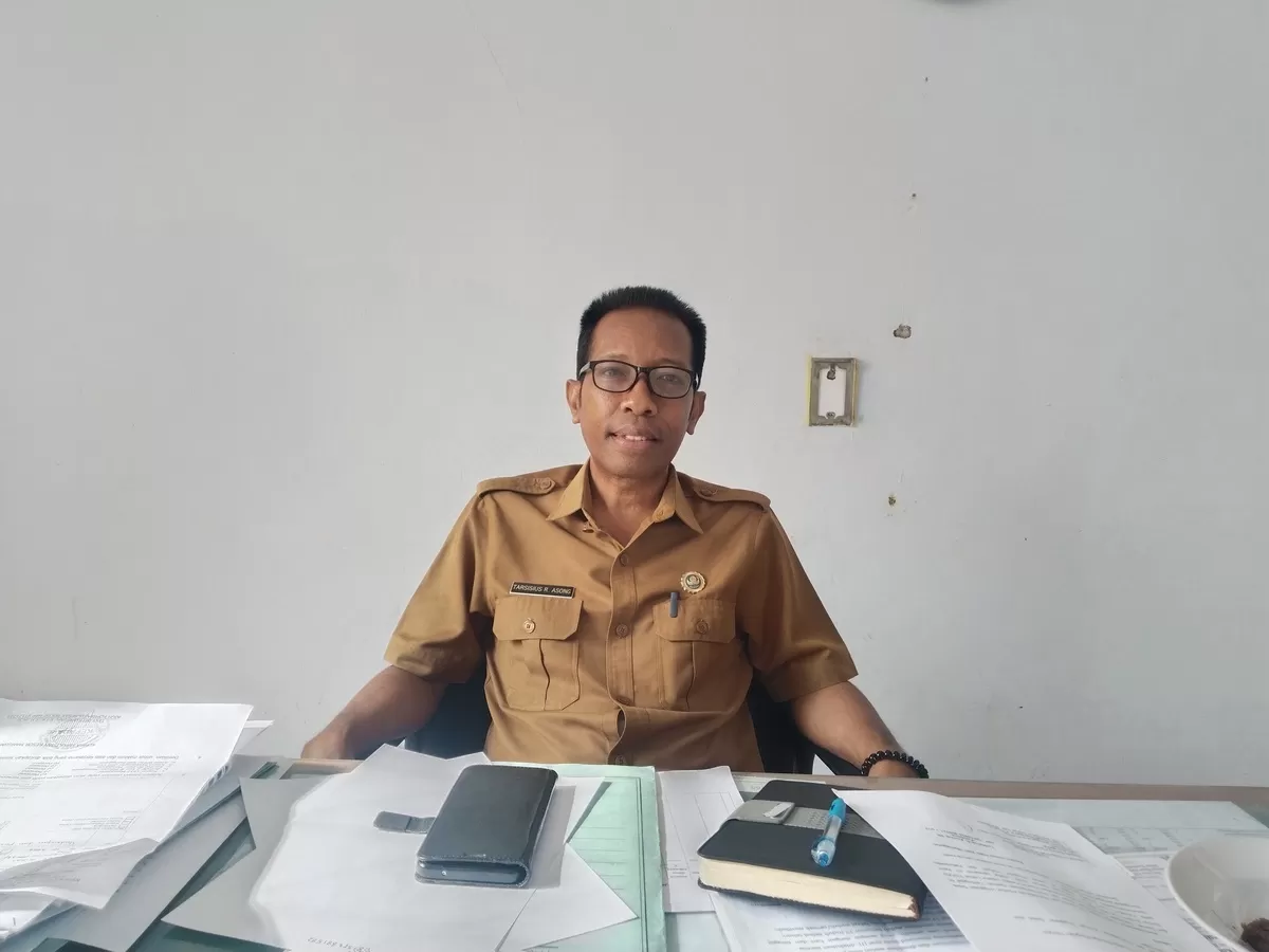 Keterangan Foto: Kadis PMD Manggarai, Tarsi Asong (Gordi Jamat)