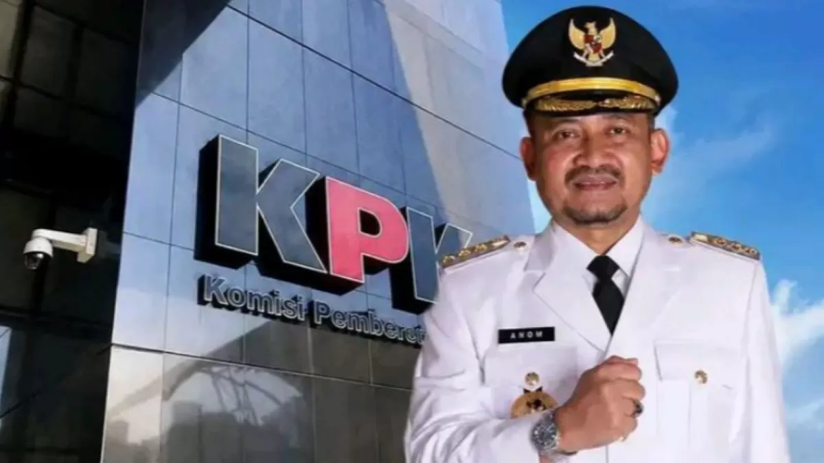 Foto : Komisi Pemberantasan Korupsi (KPK) melakukan Operasi Tangkap Tangan (OTT) terhadap Bupati Pemalang, Anom Widiyantoro. 