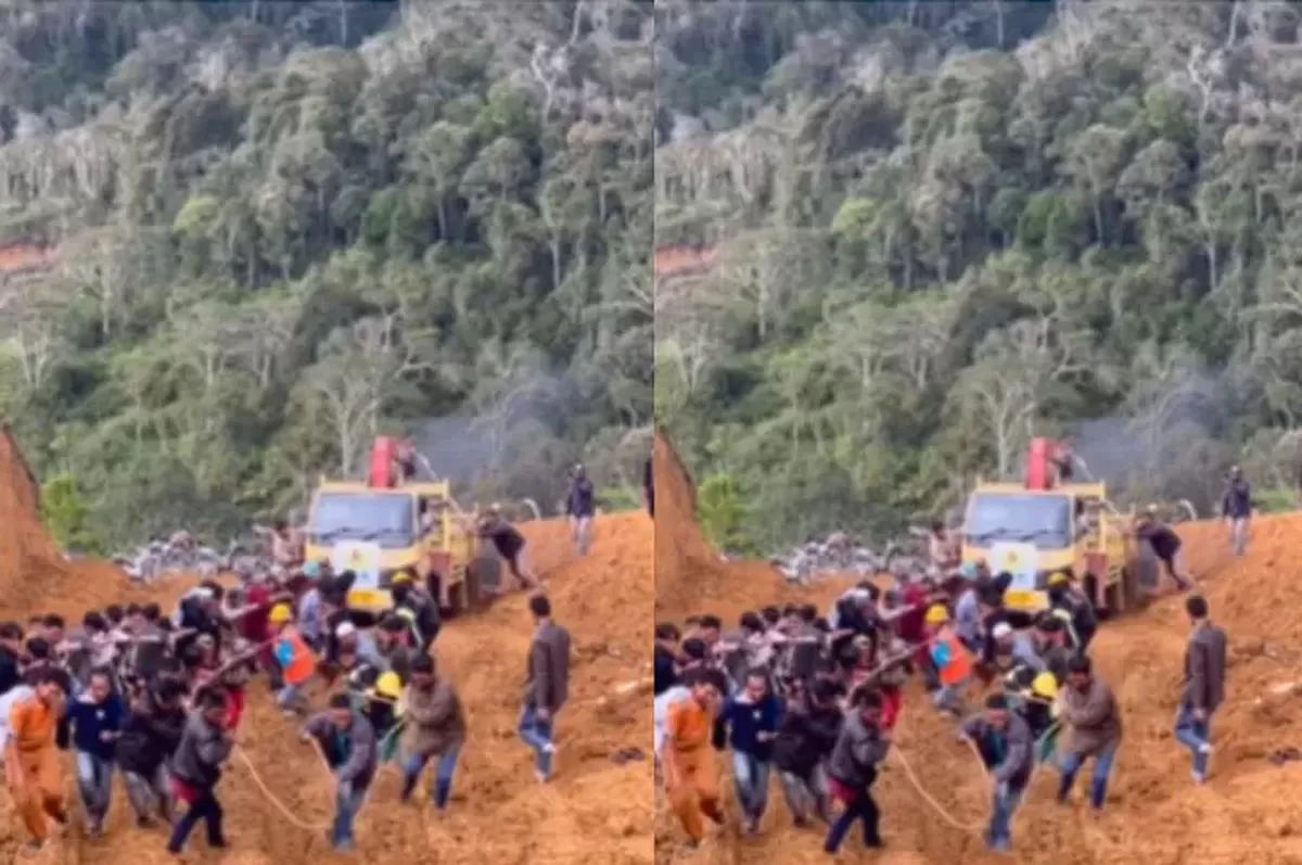 Warga Aceh menarik mobil PLN melewati jalan berlumpur akibat bencana banjir bandang - WartaPesona.com (Centrea)