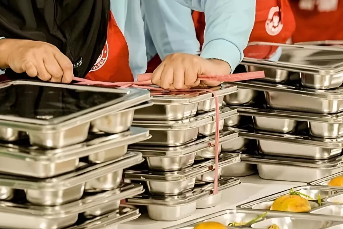 ICW membeberkan temuan menarik terkait pelaksanaan program MBG, termasuk biaya pengadaan yang dilakukan oleh BGN - WartaPesona.com (Adatah)
