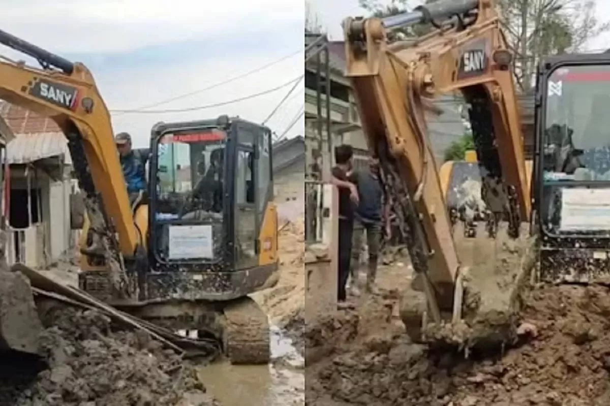 Harapan Rumah Bersih Sebelum Puasa Ramadan, Warga di Aceh Pakai Eskavator Keruk Lumpur di Area Pemukiman - WartaPesona.com (Lamongan Network - Jatim Network)