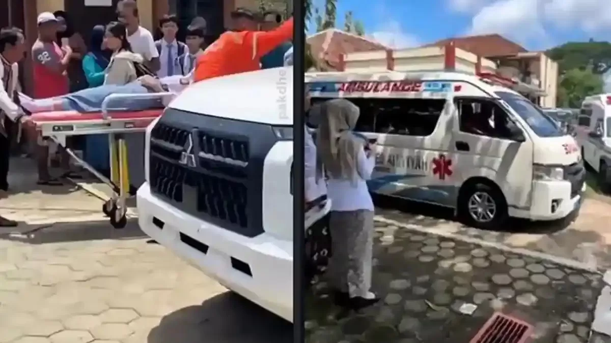 Puluhan Ambulan Dilaporkan Bolak-balik ke SMAN 2 Kudus, 118 Siswa Diduga Keracunan usai Santap MBG - WartaPesona.com (Tribun Batam - Tribunnews.com)