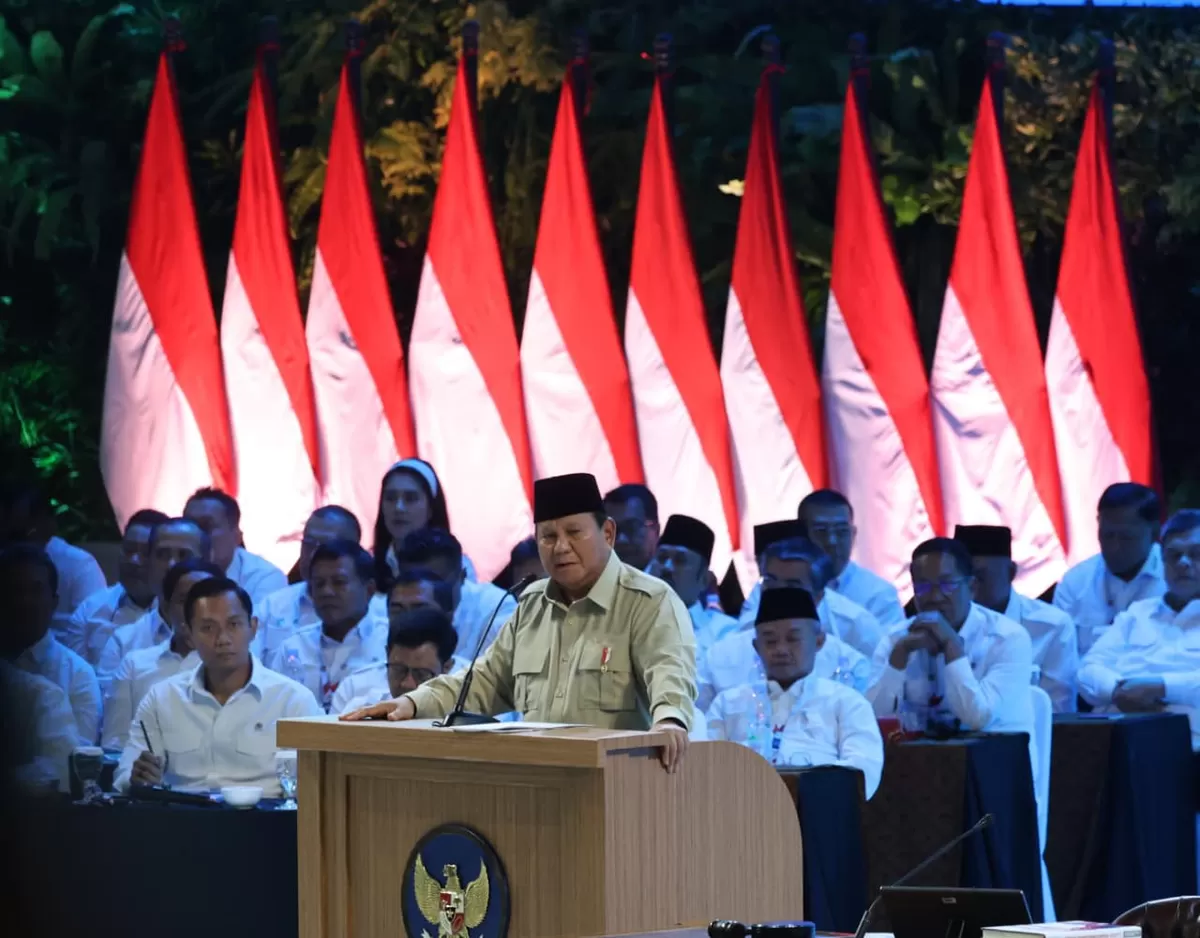 Mimpi Prabowo : Semua Rakyat Indonesia Makan Cukup, Sehat, Anak Sekolah Baik, Penghasilan Cukup - WartaPesona.com (Rakornas Pemerintah Pusat dan Daerah 2026)