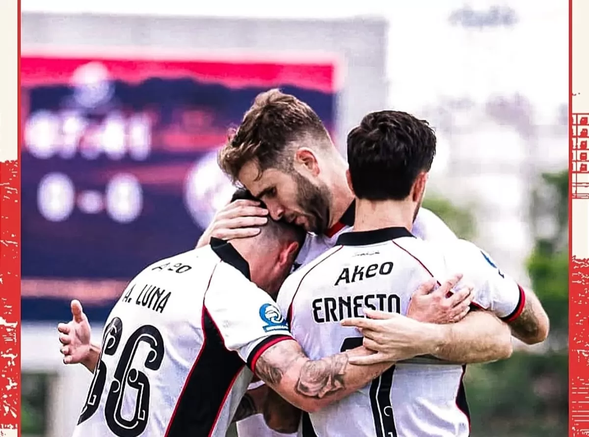 Pemain Persik Kediri merayakan gol merekake gawang Arema FC. (Instagram @persikofficial)