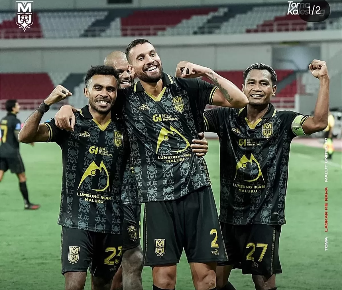 Pemain Malut United merayakan gol mereka ke gawang Persis Solo. (Instagram @malutunitedfc)
