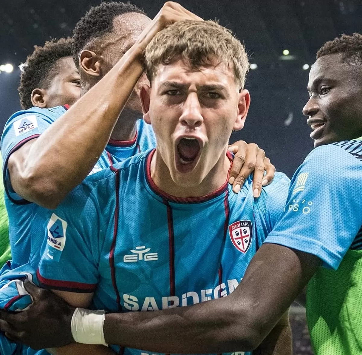 Pemian Cagliari merayakan gol mereka ke gawang AC Milan. (Instagram @cagliaricalcio)