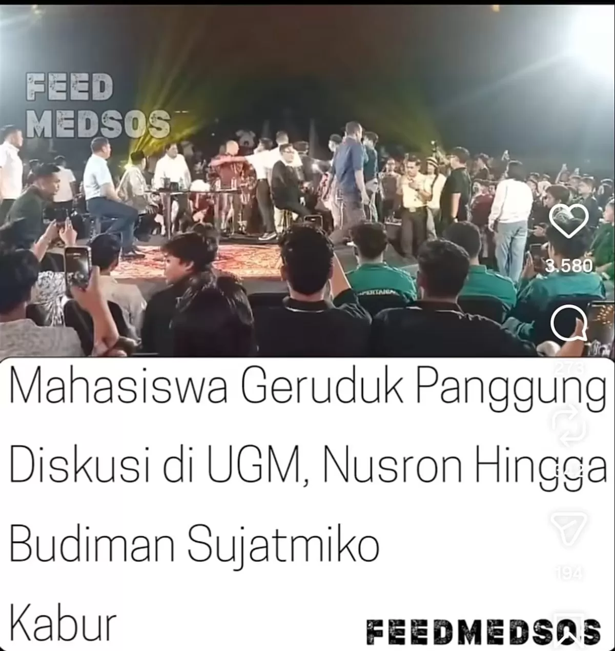 Mahasiswa naik ke panggung diskusi di UGM. (Instagram @feedmedsos)