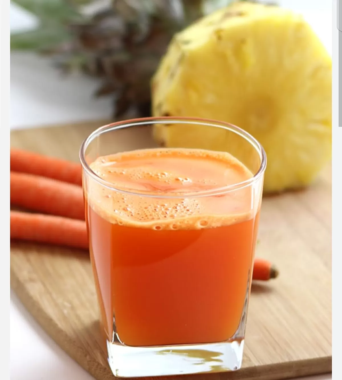 Jus nanas dan wortel.