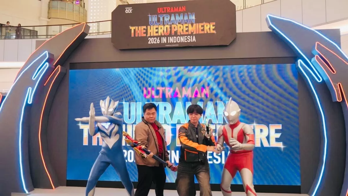 Ultraman di Mall of Indonesia.