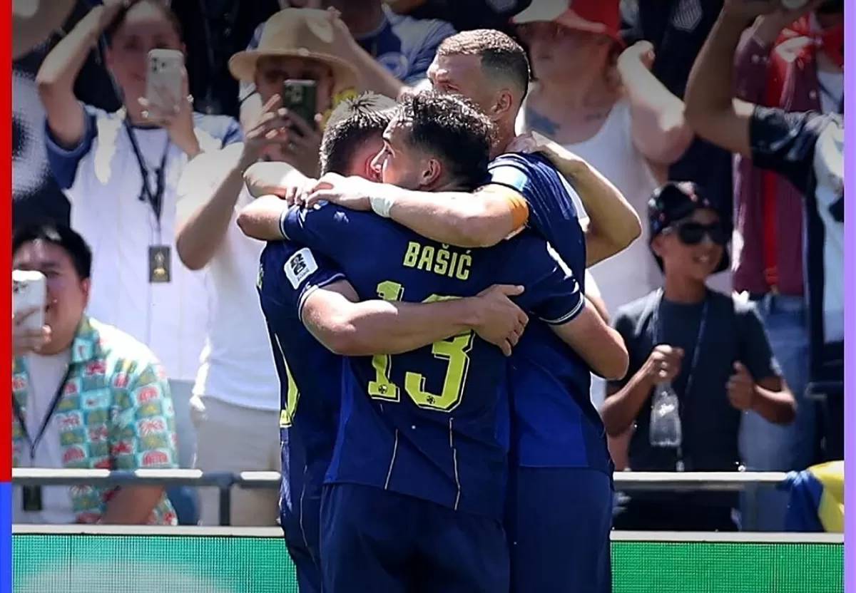 Pemain Bosnia-Herzegovina merayakan gol mereka ke gawang Qatar. (Instagram @fifaworldcup)