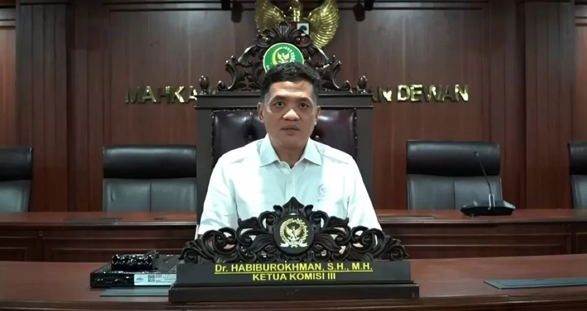 Ketua Komisi III DPR RI Habiburokhman menanggapi kasus viral perekaman usher GIIAS tanpa izin dan mendorong korban menempuh jalur hukum. (X/habiburokhman)