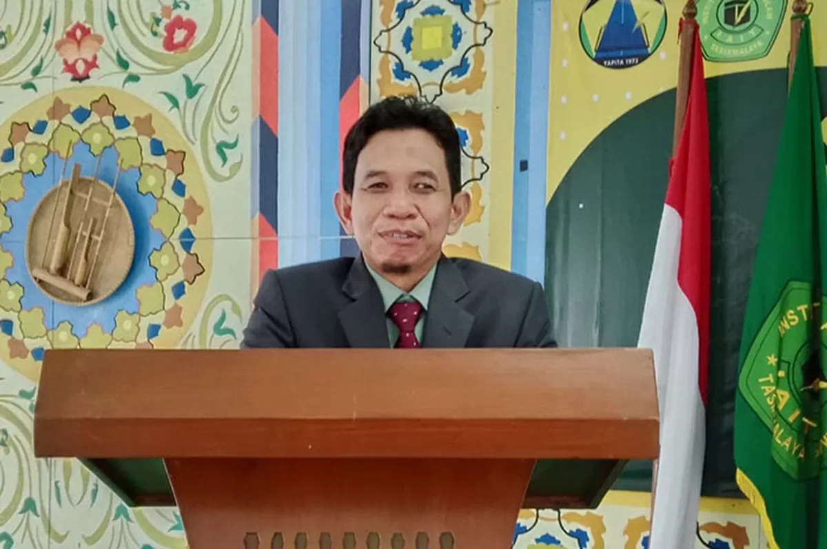 Dr Ade Zaenul Mutaqin, M.Ag usai dilantik sebagai Rektor IAIT Tasikmalaya periode 2026-2031, menargetkan perubahan status IAIT menjadi Universitas Islam Tasikmalaya. (Dok. Asep M.S)