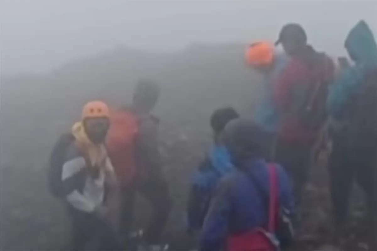 Pendaki hilang di Gunung Slamet, Syafiq Ridhan Ali Razan, ditemukan meninggal dunia usai pencarian intensif selama 17 hari. (Instagram.slametviabambangan)