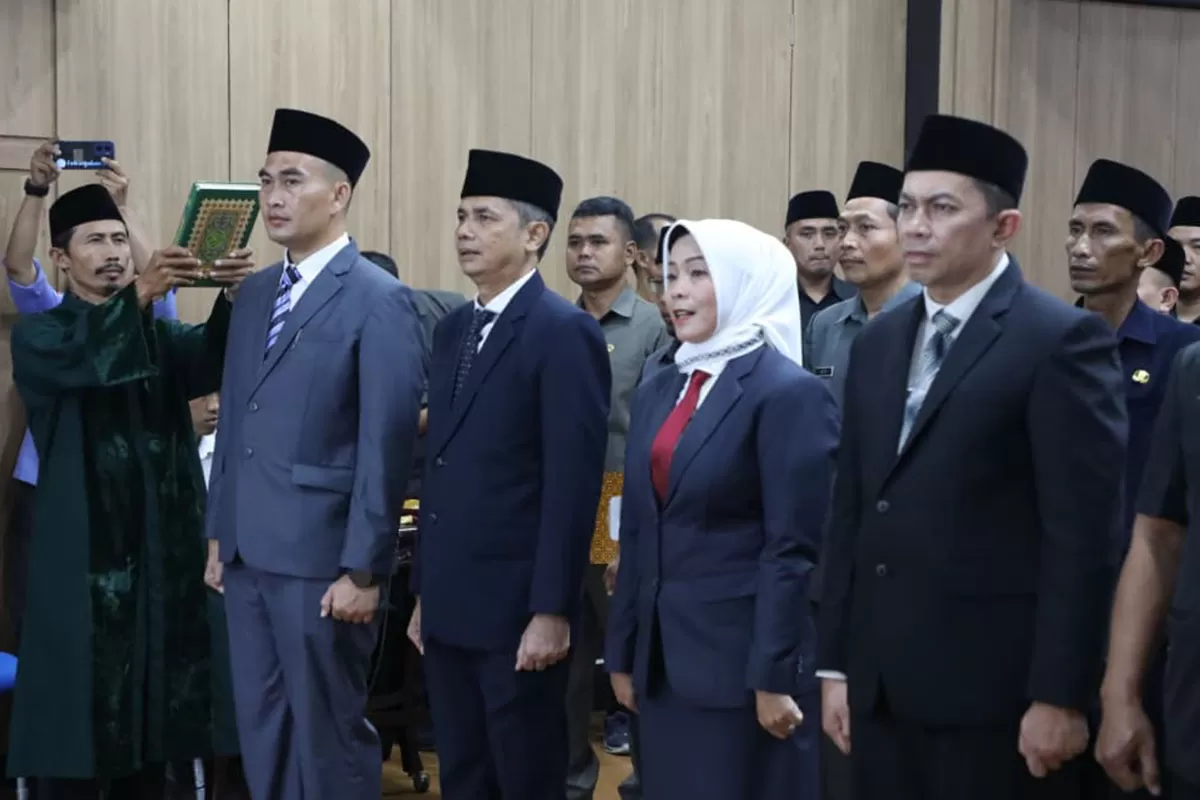 Pelantikan pejabat pimpinan tinggi pratama dan kepala sekolah di Kota Tasikmalaya berlangsung sesuai tahapan regulasi dan mendapat persetujuan BKN serta Kemendagri. (Dok. Asep M.S)