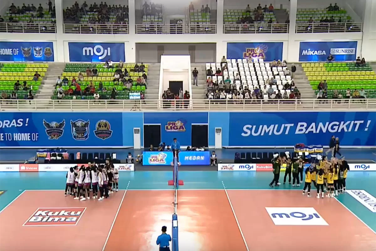 Proliga 2026 memasuki seri Medan dengan tantangan baru. Medan Falcon tampil di kandang, tetapi atmosfer pertandingan belum sepenuhnya bergairah. (Tangkapan layar Moji TV)