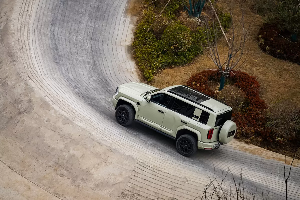 BYD menghadirkan sirkuit all-terrain NEV di Zhengzhou sebagai sarana edukasi teknologi kendaraan listrik di Proyek global BYD. (Dok. BYD)