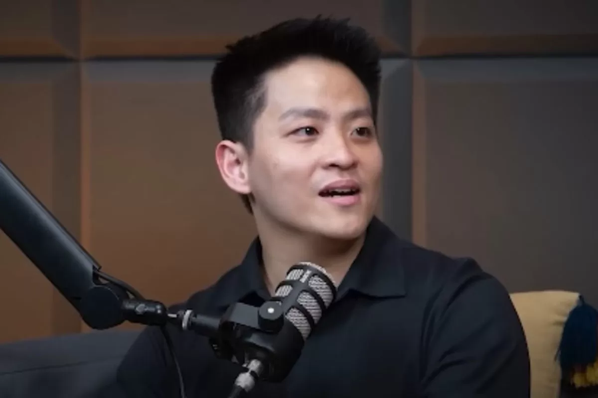 Menyoroti penuturan influencer, Theo Derick tentang &lsquo;sandwich generation&rsquo; yang belakangan ramai diperbincangkan di medsos.   (YouTube.com/RaymondChin)