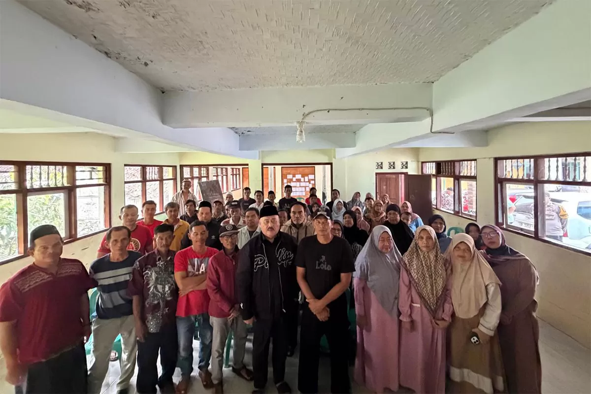 Anggota DPRD Jabar H. Arip Rachman menemukan sejumlah persoalan infrastruktur saat pengawasan penyelenggaraan pemerintahan 2026 di Sukarame, Kabupaten Tasikmalaya, Minggu (18/1/2026). (Dok. DFK)
