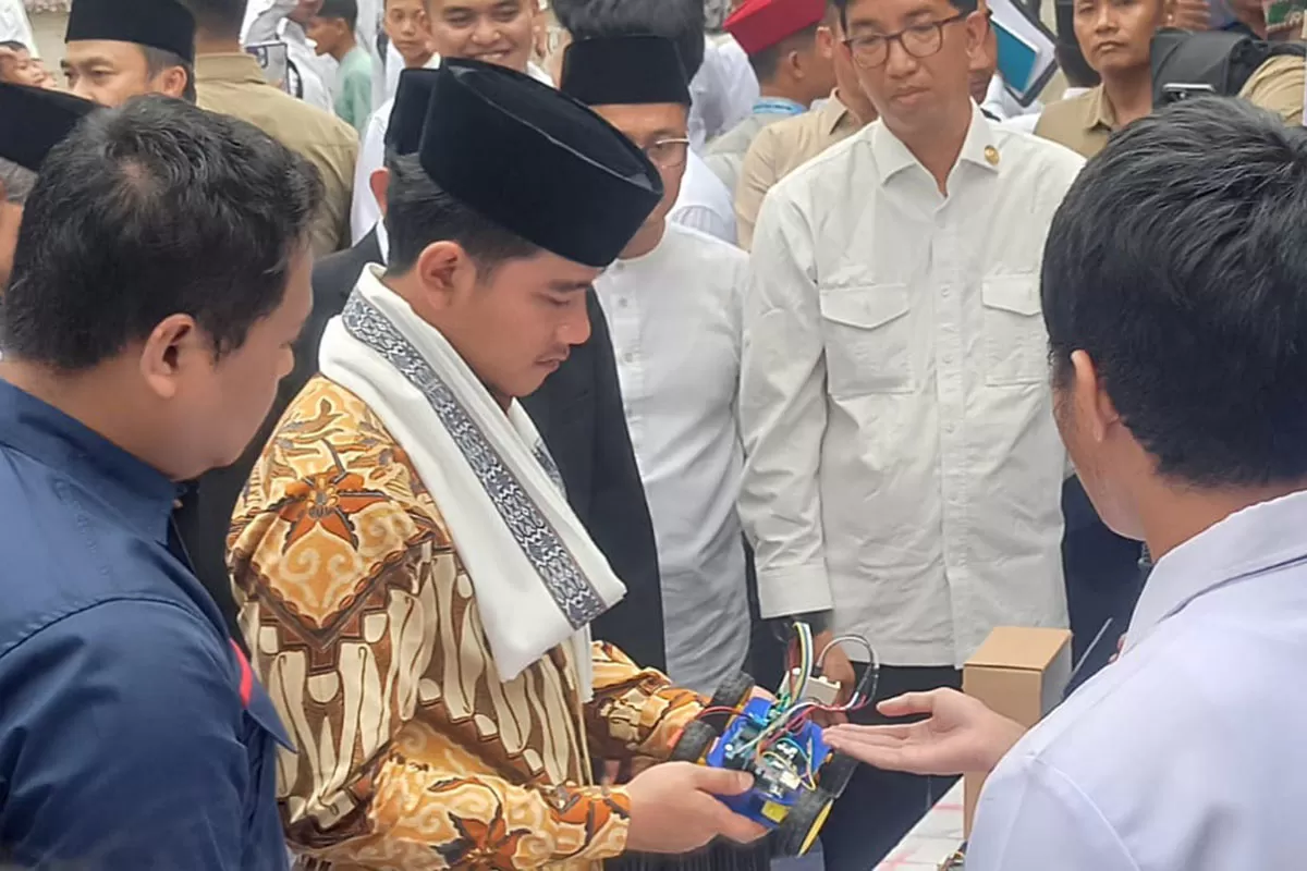 Wapres Gibran menyampaikan apresiasi saat kunjungan kerja ke Pesantren Cipasung, Selasa (20/1/2026 (Instagram/cecepnurulyakin77)