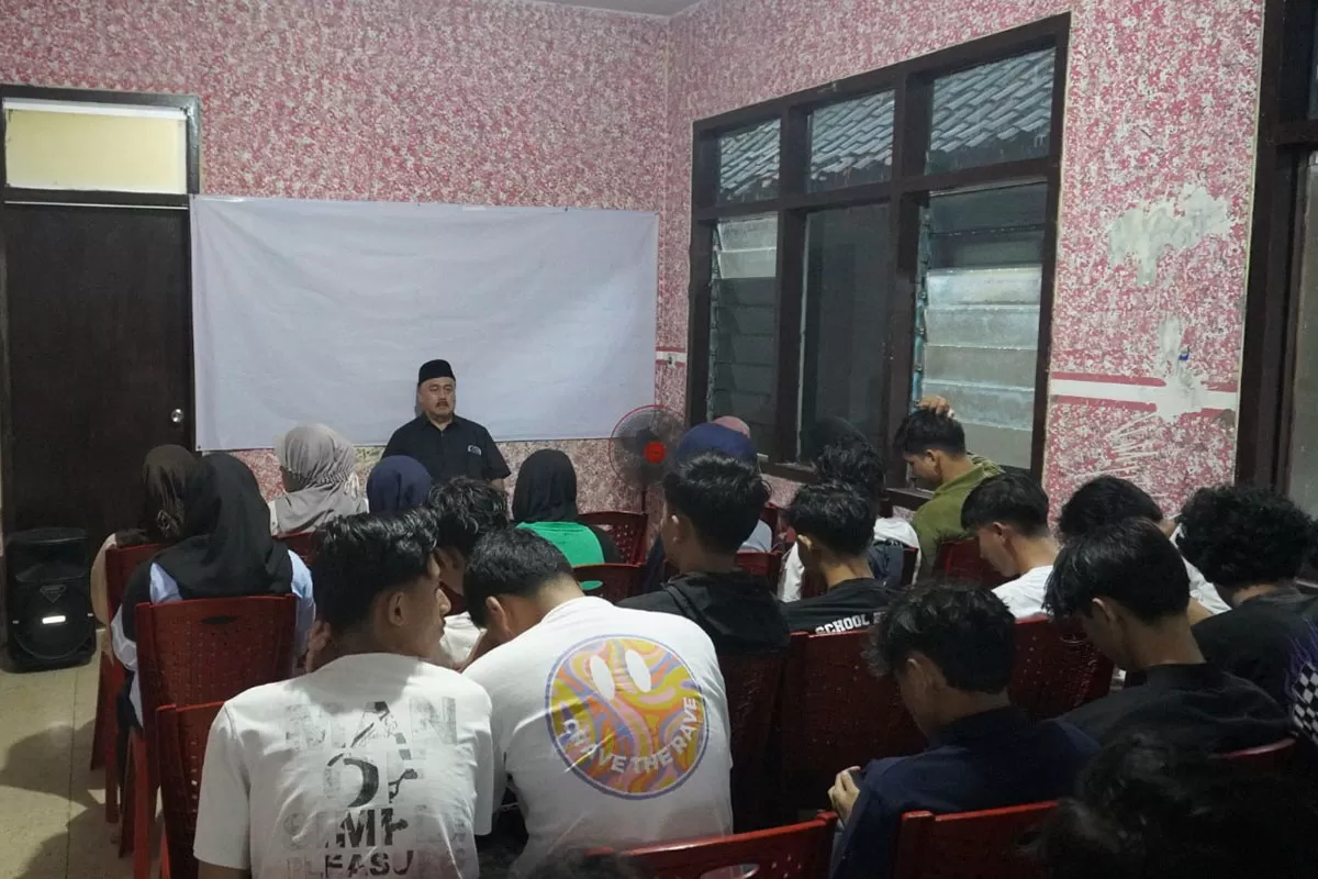 Dialog Wakil Rakyat bersama Anggota Fraksi PDI Perjuangan DPRD Provinsi Jawa Barat, H. Arip Rachman, di Bale Aspirasi Singaparna, Sabtu (17/1/2026). (Dok. DFK)