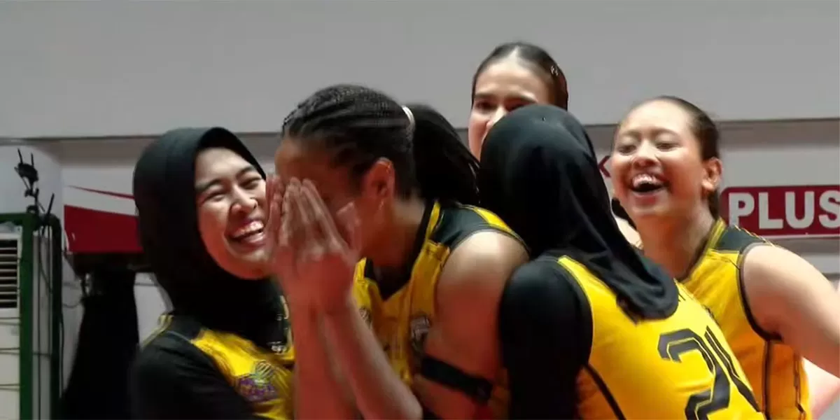 Proliga 2026 putri di Gresik ditutup dominasi Phonska Plus Pupuk Indonesia yang menang telak dan mengokohkan posisi di klasemen sementara. (Tangkapan layar Moji TV)