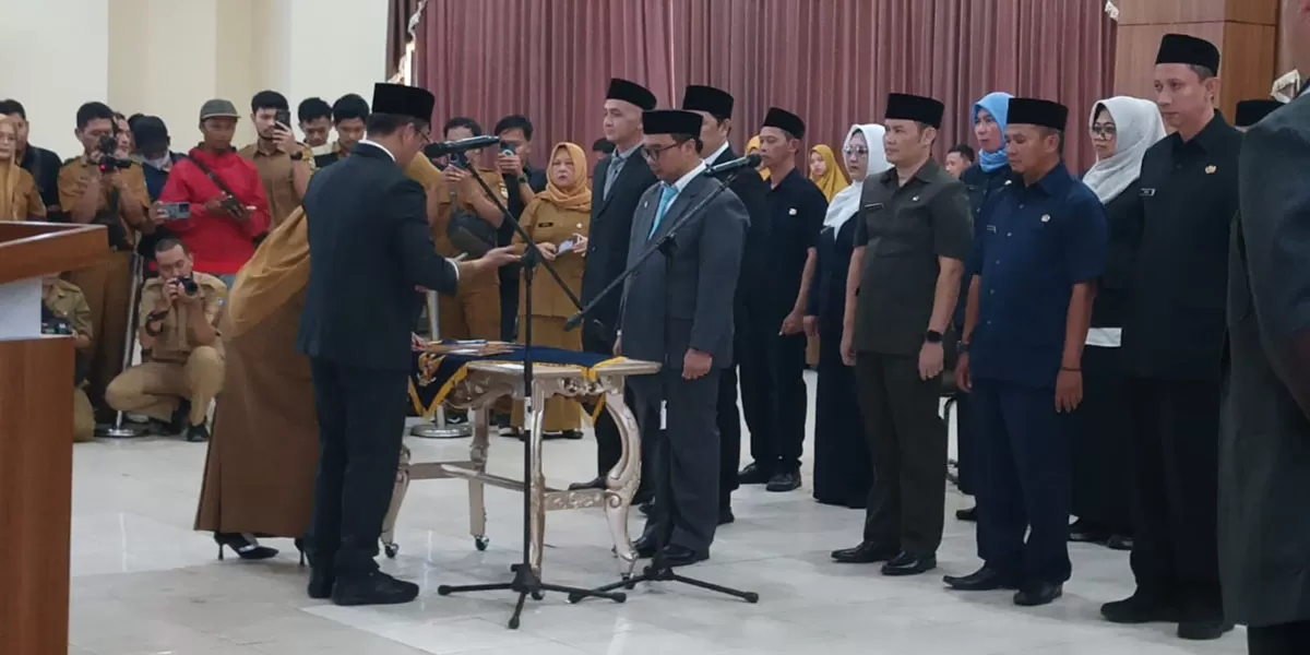 Pemkab Tasikmalaya resmi menetapkan pejabat dari kementerian dan Pemkab Purwakarta mengisi jabatan strategis hasil seleksi terbuka, Selasa (3/2/2026). (Dok. DFK)