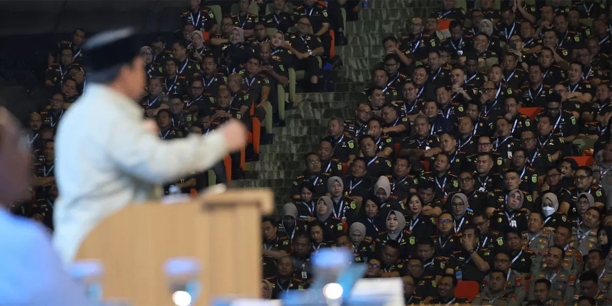 Prabowo ingatkan kepala daerah bersatu, kelola kekayaan alam untuk hapus kemiskinan,&nbsp;pada Rapat Koordinasi Nasional Pemerintah Pusat dan Daerah Tahun 2026, Senin (2/2/2026). (Dok. Setkab)