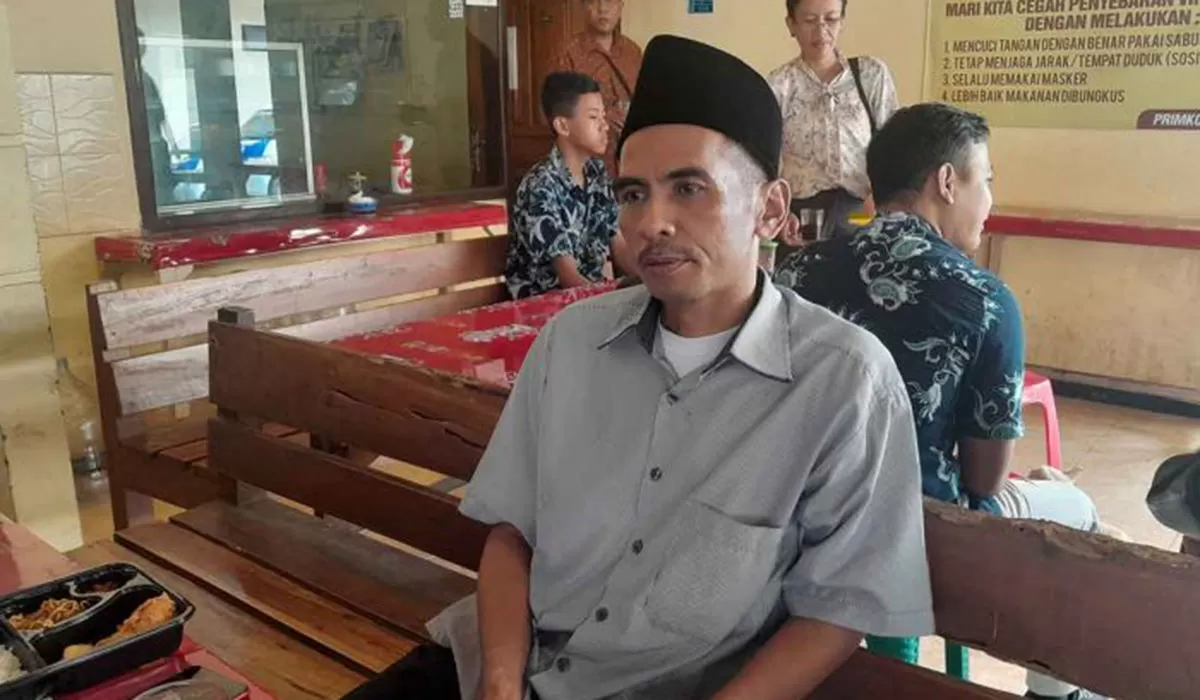 Dokumen Abdul Hadi saat usai dimintai keterangan oleh penyidik KPK di Polres situbondo terkait laporannya atas dugaan Korupsi dana workshop Wasbang DPRD Jatim yang menyeret Zeiniye. (Dok. Ist.)