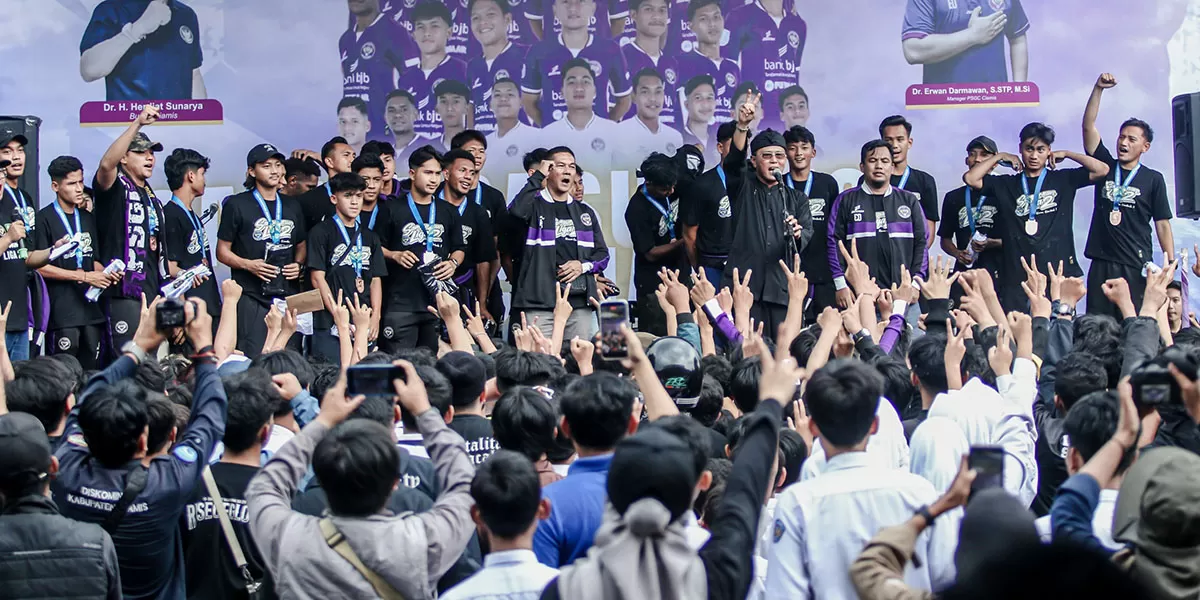 PSGC Ciamis lolos ke Liga 2 dan mendapat sambutan meriah dari warga Ciamis, menandai kebangkitan Laskar Singacala di level nasional. (Dok. Prokopim Ciamis)