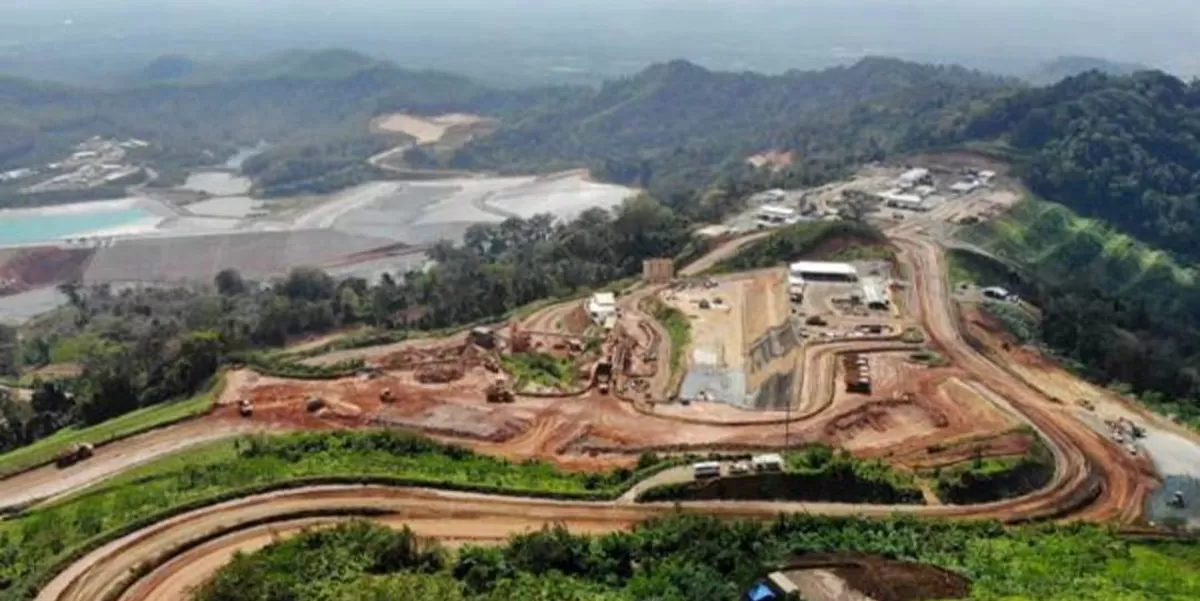 Tambang emas tumpang Pitu atau tujuh bukit Banyuwangi Ilustrasi -&nbsp;Dugaan pelanggaran izin Tambang Emas Tumpang Pitu Banyuwangi menyeret nama Abdullah Azwar Anas.   (Dok. Situs Jaringan Advokasi Tambang)