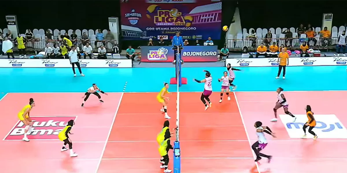 Hasil Proliga 2026 Bojonegoro, Jumat, 13 Februari 2026, malam WIB, Jakarta Popsivo Polwan kalahkan Jakarta Electric PLN 3-2, persaingan final four makin ketat. (Tangkapan layar Moji TV)