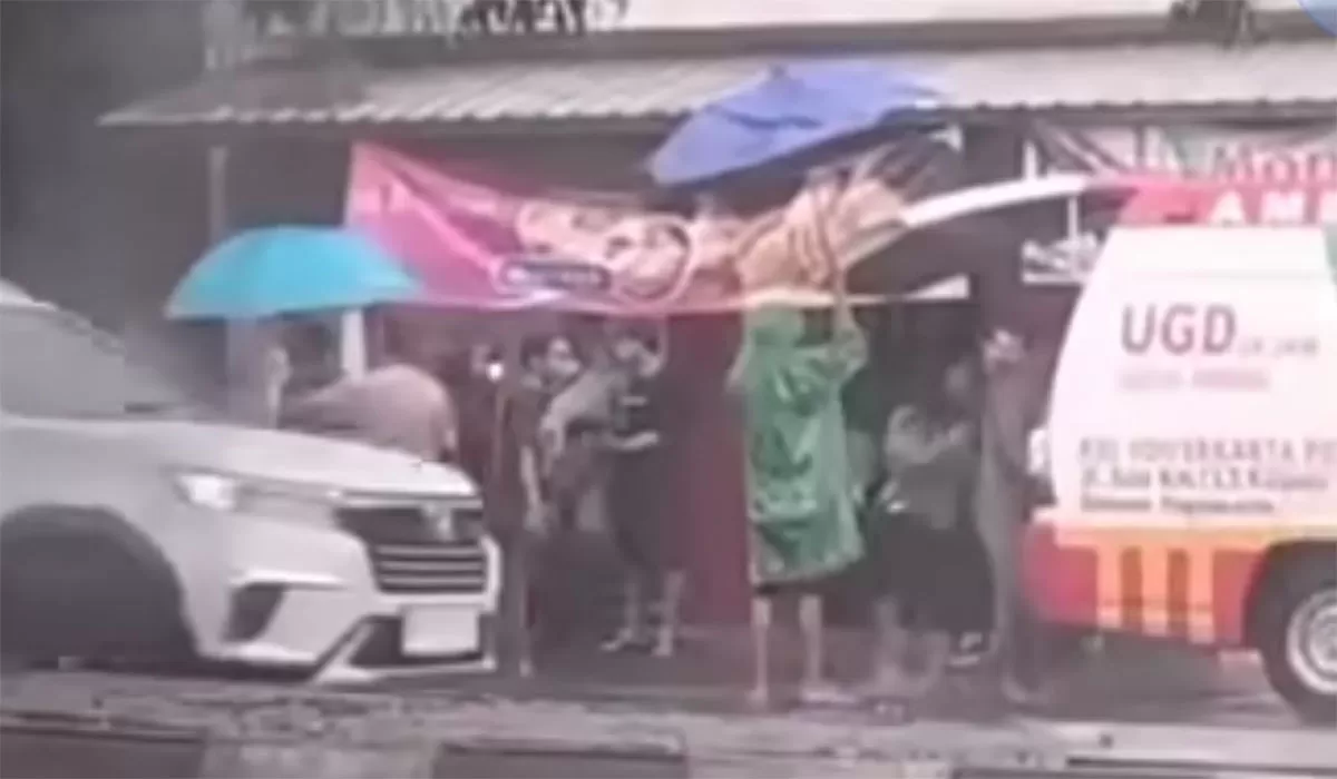 Motor NMAX hitam korban kecelakaan di Jalan Jogja-Solo hilang saat dibawa ke rumah sakit, warga minta bantuan warganet. (Instagram/merapi_uncover)