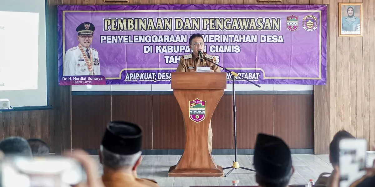 Bupati Ciamis Herdiat Sunarya dorong desa tingkatkan kontribusi MBG dari hasil pertanian lokal,&nbsp;di Aula Desa Kertaraharja, Kecamatan Panumbangan, Selasa 10 Februari 2026. (Dok. Kominfo Ciamis)