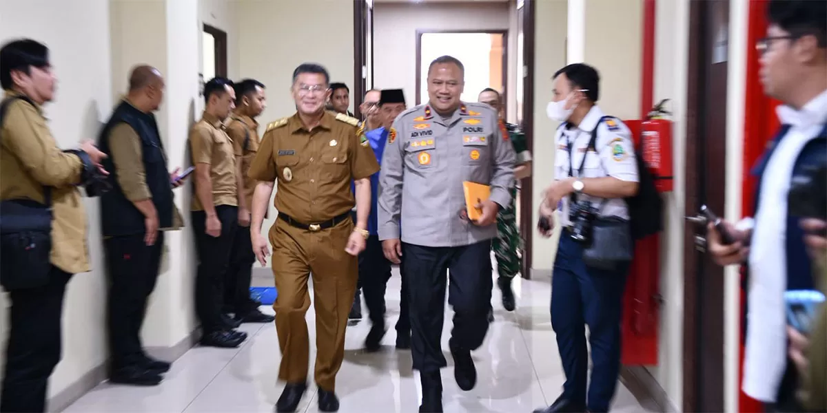 Wakil Gubernur Jawa Barat Erwan Setiawan menghadiri Rakor Lintas Sektoral kesiapan Operasi Ketupat 2026 di Aula Polda Jabar, Kota Bandung, Senin (2/3/2026). (Dok. Humas Jabar)