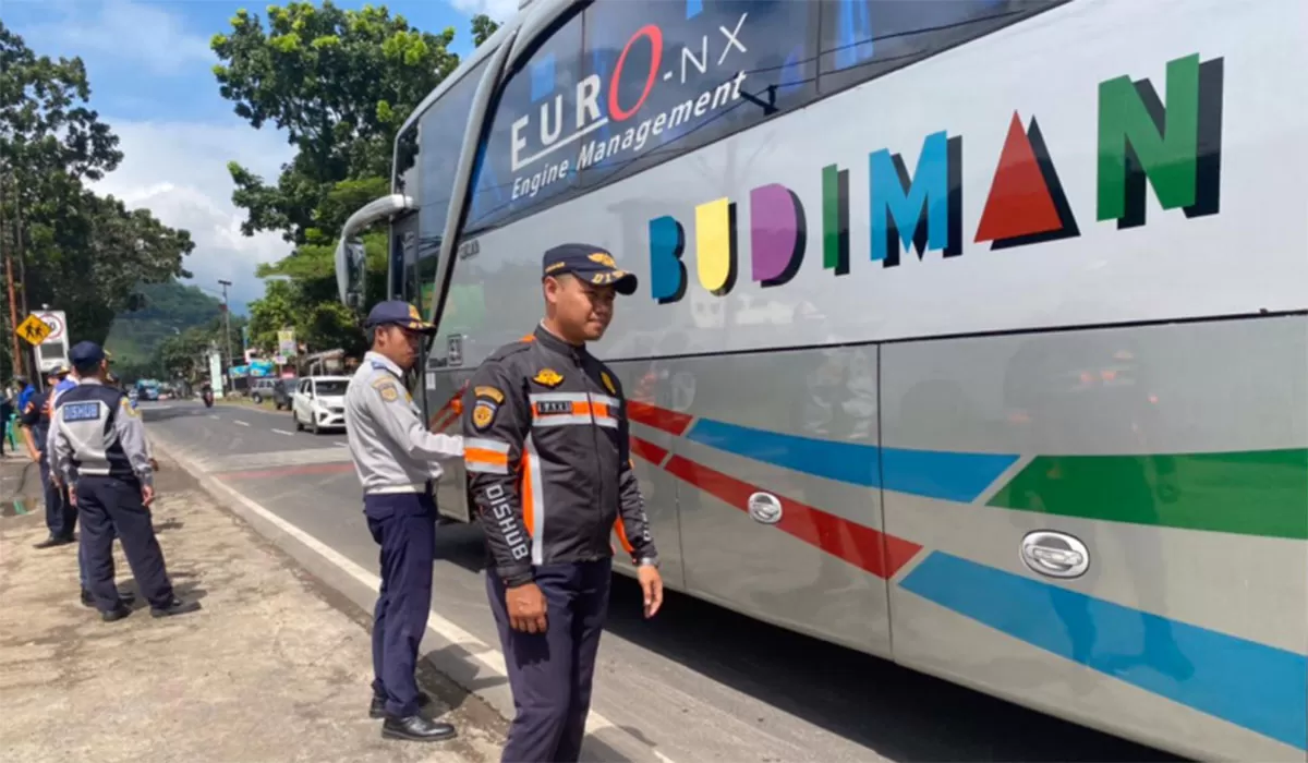 Kuota mudik gratis 2026 tinggal 660 kursi. Segera pesan melalui Sapawarga sebelum pendaftaran ditutup. (Dok. Humas Jabar)