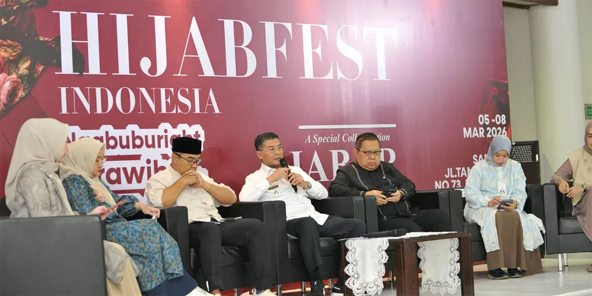Wagub Jabar Erwan Setiawan menegaskan potensi ekonomi syariah Jawa Barat dan mendorong percepatan sertifikat halal,&nbsp;di Sasana Budaya Ganesa ITB, Kota Bandung, Sabtu, 7 Maret 2026. (Dok. Humas Jabar)