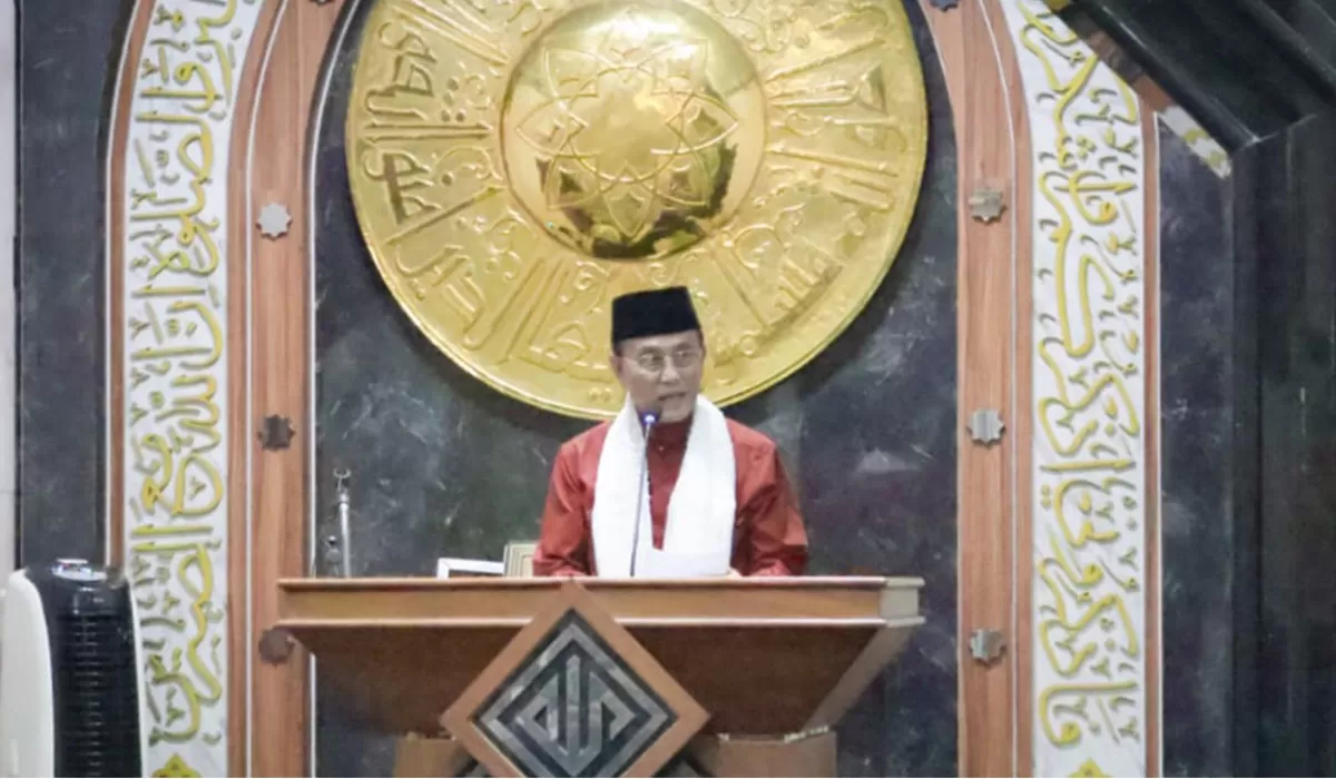Bupati Ciamis Herdiat Sunarya menghadiri peringatan nuzulul qur&rsquo;an di Masjid Agung Ciamis, mengajak masyarakat mengamalkan nilai Al-Qur&rsquo;an dalam kehidupan. (Dok. Kominfo Ciamis)