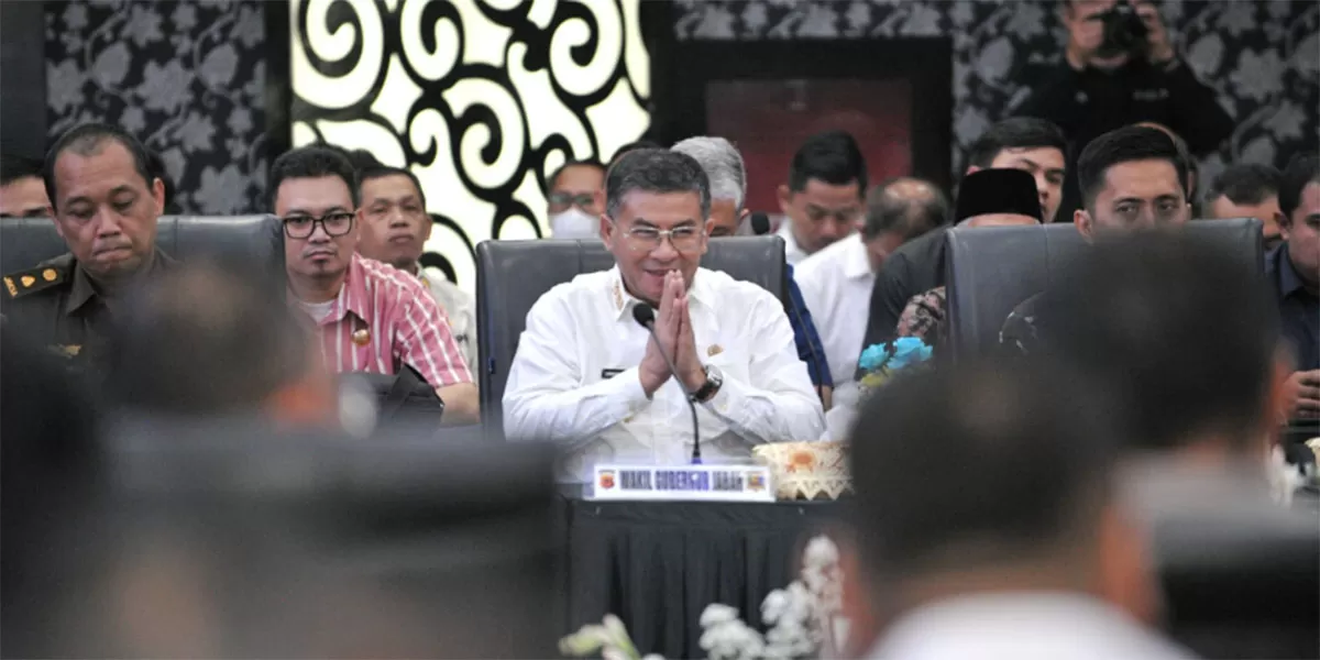 Wakil Gubernur Jawa Barat Erwan Setiawan menegaskan Sebanyak 26.692 personel gabungan dikerahkan dalam Operasi Ketupat Lodaya 2026 untuk menjaga kelancaran arus mudik Lebaran di Jawa Barat. (Dok. Humas Jabar)