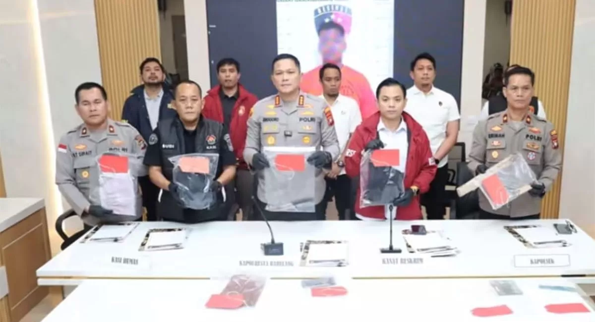 Polisi ungkap kronologi pembunuhan berencana di Batam. Pelaku cemburu buntuti korban sejak pagi sebelum melakukan serangan.   (TikTok/humasbarelang)