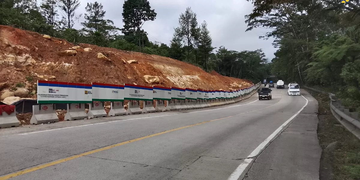 Arus mudik Lebaran 2026 di jalur Padang Bukittinggi siap 24 jam, Lembah Anai dan Sitinjau Lauik jadi fokus percepatan. (Dok. Seskab RI)
