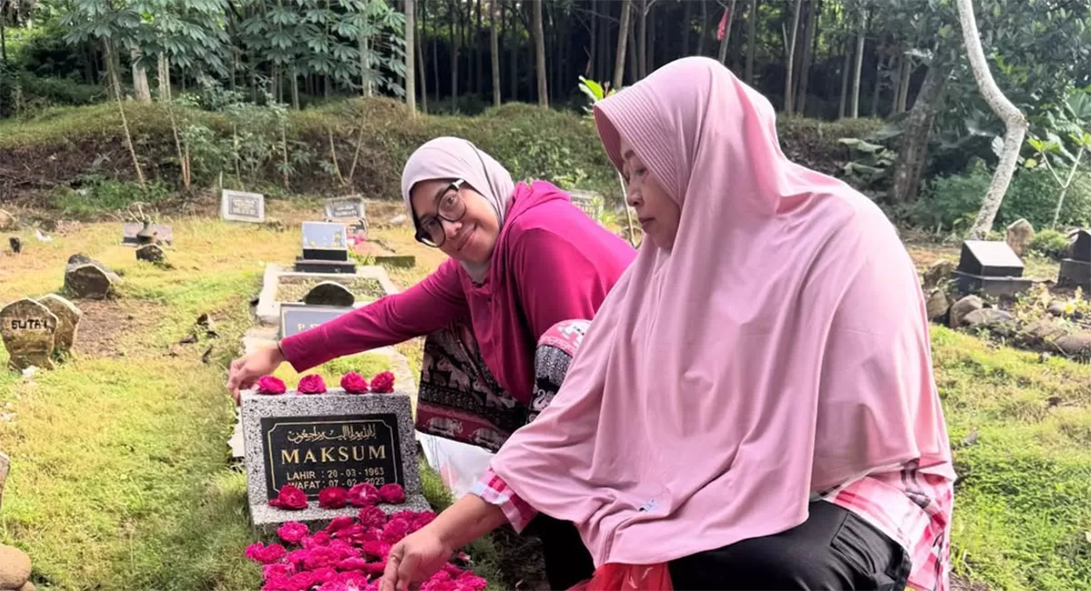Megawati Hangestri jalani ziarah di Lebaran 2026 jelang final four Proliga 2026, momen haru ini jadi sorotan publik.     (Instagram/megawatihangestrip)
