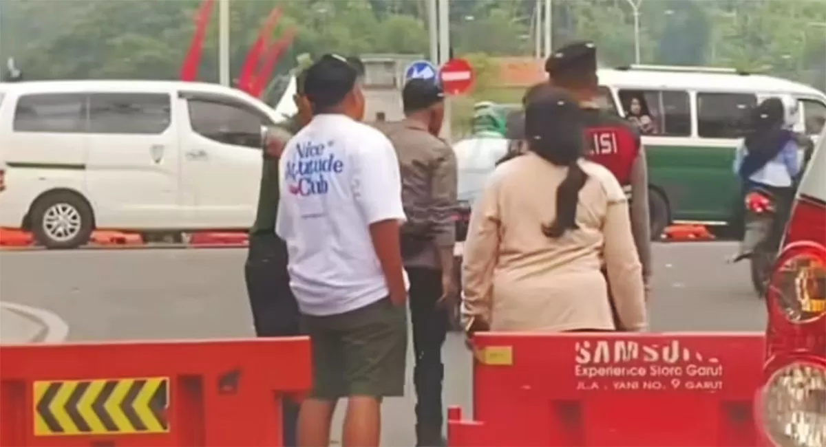 Viral one way Garut diprotes pemudik akibat macet, Satlantas Garut jelaskan alasan penerapan sistem.   (Instagram/naufalsukangonten)