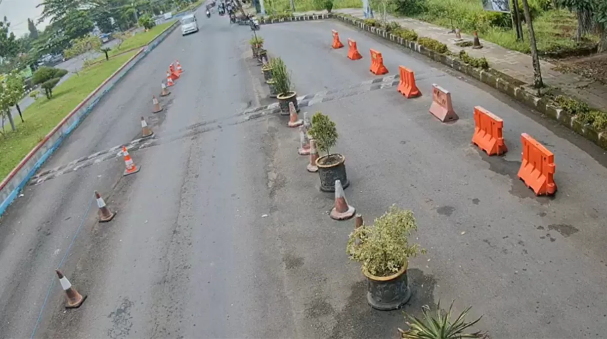 Menyoroti destinasi wisata Pangandaran yang kini dilengkapi live CCTV di gerbang utama, wisatawan bisa cek kondisi sebelum berkunjung. (Dok. Diskominfo Pangandaran)