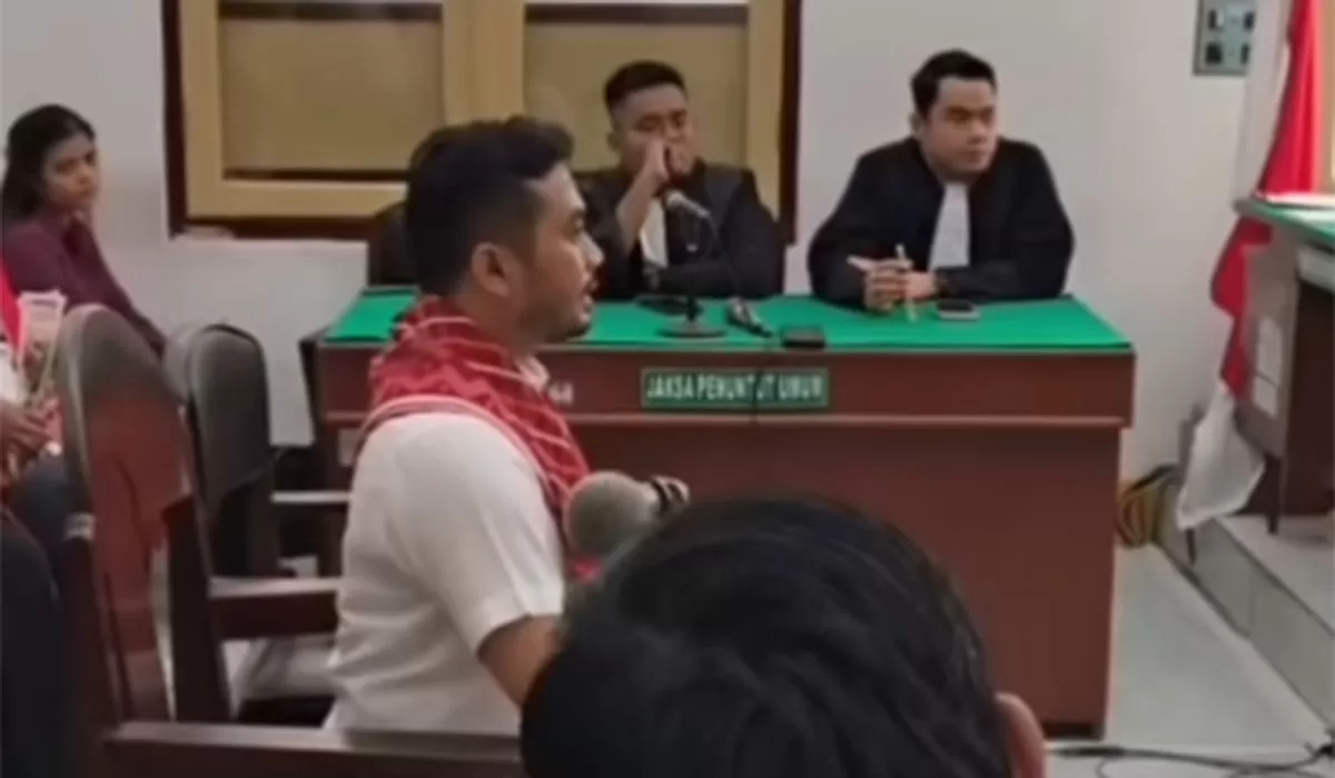 Videografer Sumut dalam kasus dugaan mark up proyek profil desa Karo membela diri lewat pledoi, tuntut bebas dan tolak tudingan korupsi. (Instagram.com/amsalsitepu)