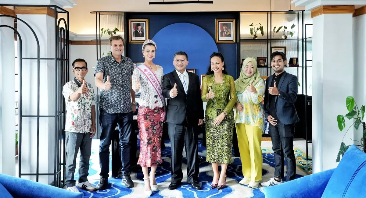 Dukungan Erwan Setiawan untuk Sophia Rebecca Albeck di ajang Miss Tourism World 2026. Misi besar membawa nama Jabar dan pariwisata Indonesia ke China. (Dok. Humas Jabar)