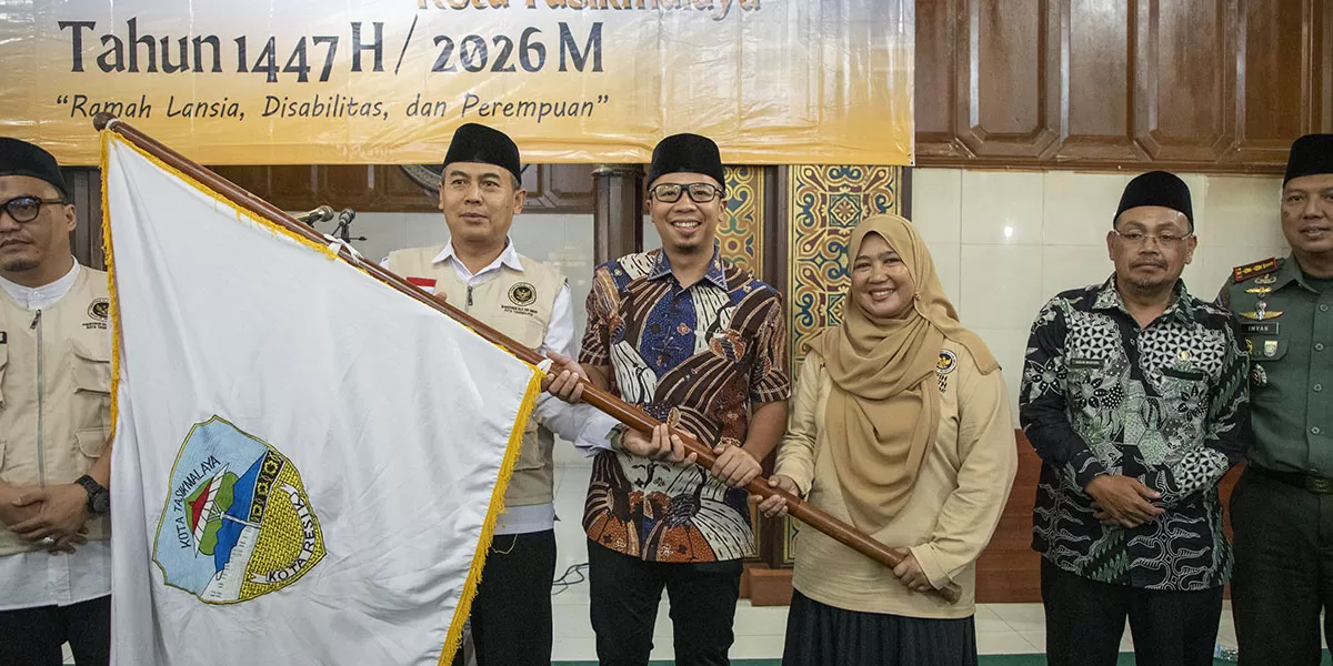 Wali Kota Viman Alfarizi Ramadhan melepas 1.348 jemaah calon haji Kota Tasikmalaya 2026. Jumlah kuota naik signifikan dibanding tahun lalu. (Dok. Diskominfo Kota Tasikmalaya)