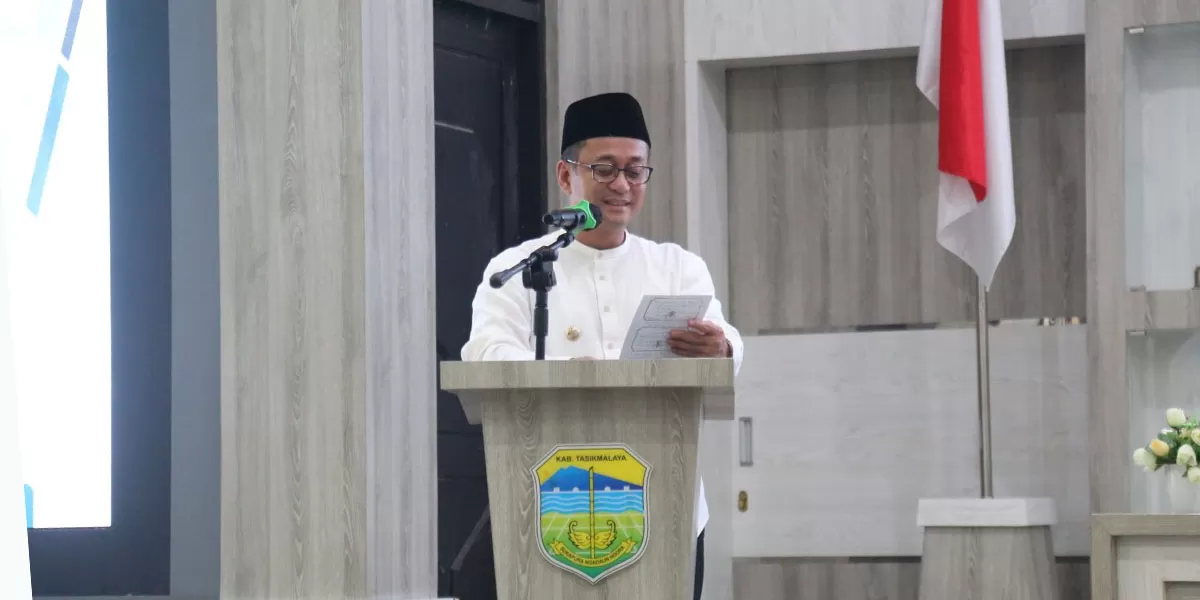 Bupati Tasikmalaya Cecep Nurul Yakin saat menghadiri kegiatan penguatan soliditas dan peningkatan kinerja pegawai Perumda AMTS di Pendopo Baru, Selasa (21/4/2026). (Dok. DFK)