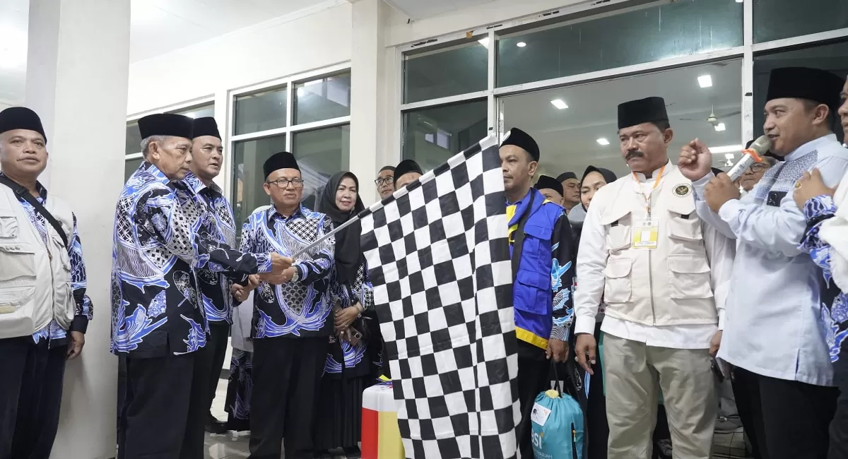Wakil Wali Kota Tasikmalaya Rd. Dicky Candra Negara melepas 445 Jemaah Calon Haji di Gedung Dakwah Islamiyah (GDI), Kota Tasikmalaya,&nbsp;Kamis (23/04/2026).&nbsp;&nbsp; (Dok. AMS)