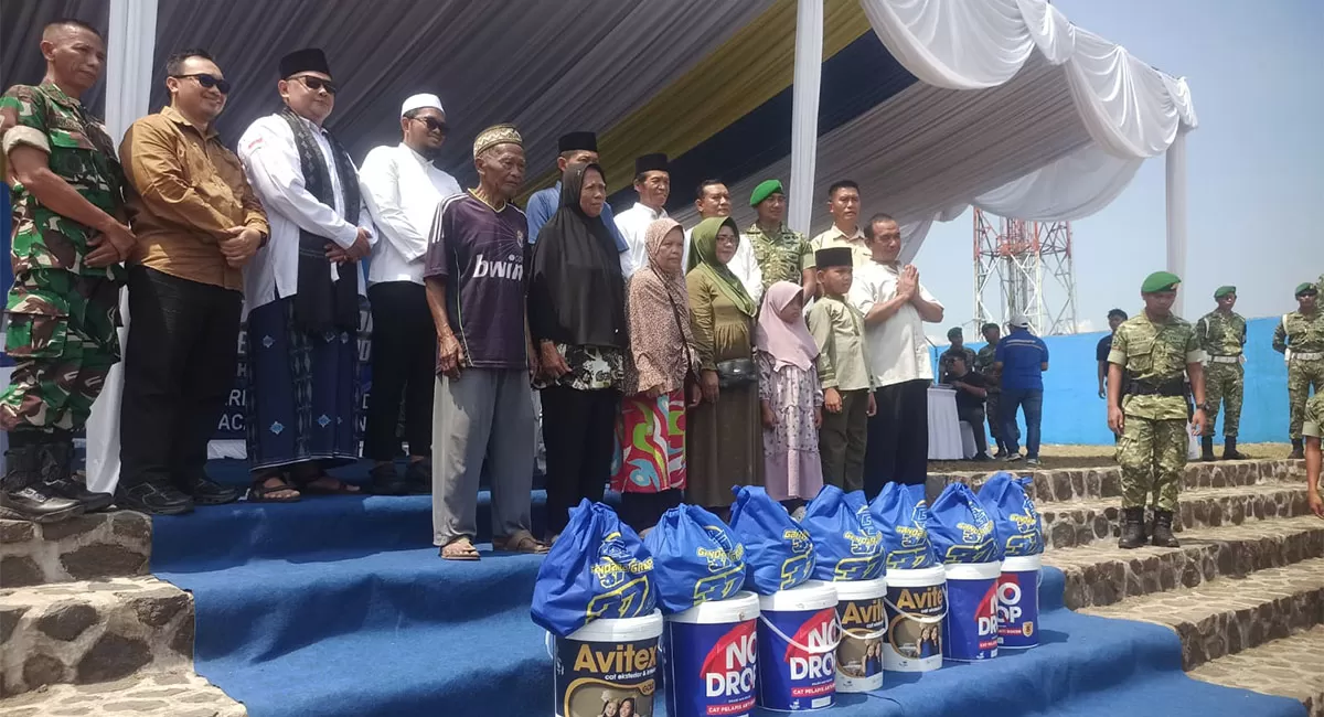 Irjen Kemendes PDT bersama Komandan Batalyon Infanteri 939 Macan Putih, MUI, dan Pemkab Tasikmalaya menggelar bakti sosial skala besar, Sabtu (25/4/2026). (Dok. DFK)