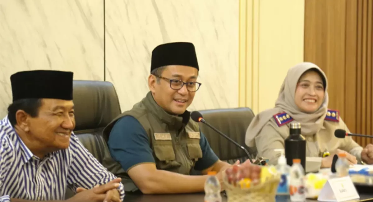 Bupati Tasikmalaya Cecep Nurul Yakin, saat memberikan arahan dalam rapat koordinasi Gugus Tugas Reforma Agraria di Pendopo Baru, Senin (27/4/2026). (Dok. Kominfo)